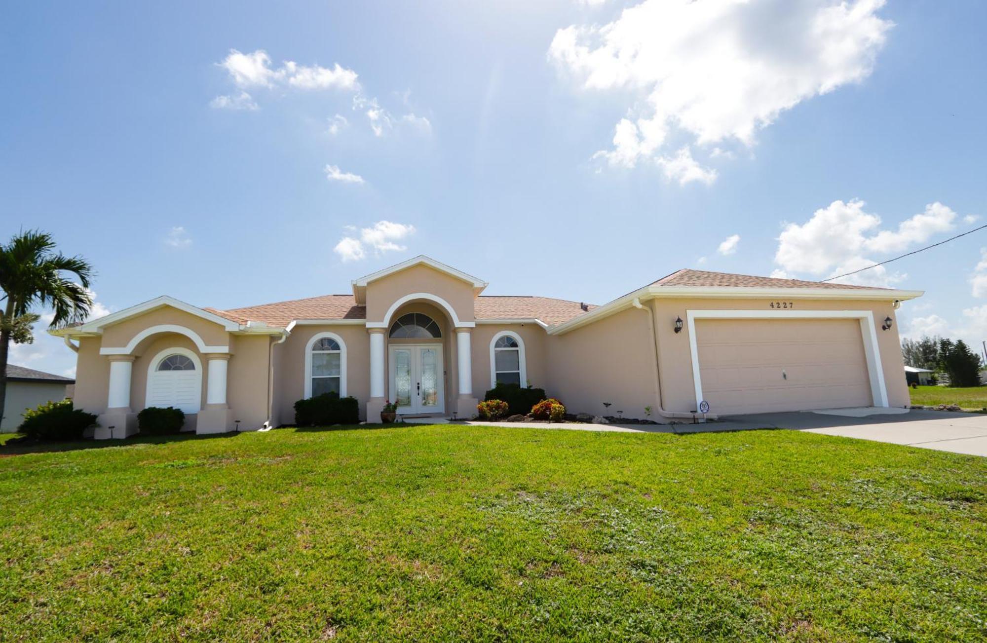 Cozy, Inviting, Modern Cape Coral Home With Pool - Sunkissed Coconut North Fort Myers Exterior photo